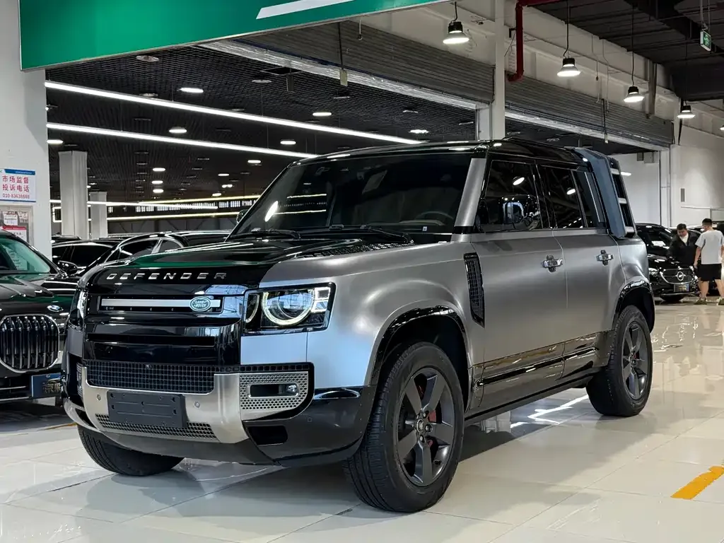 Land Rover Defender — фото 1