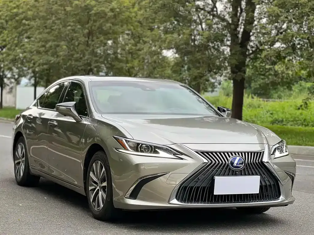 Lexus ES — фото 6