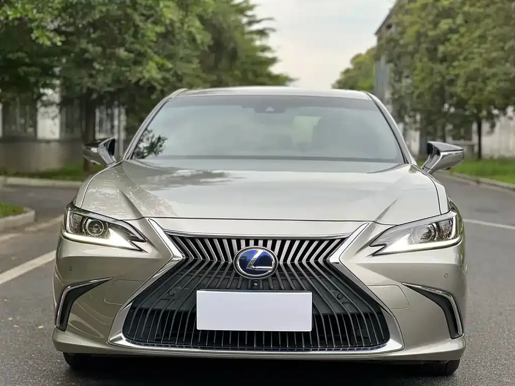 Lexus ES — фото 4