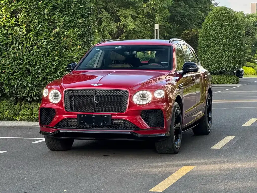 Bentley Bentayga — фото 1