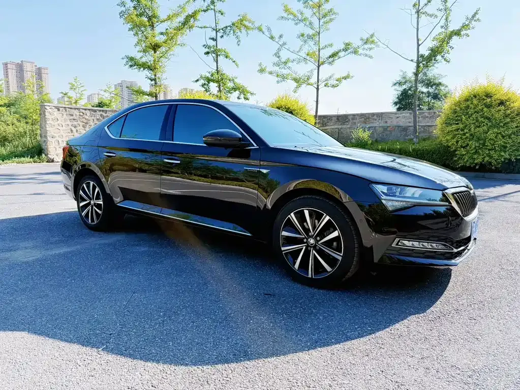 Skoda Superb — фото 6
