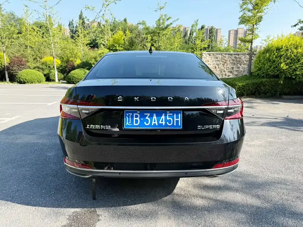 Skoda Superb — фото 7