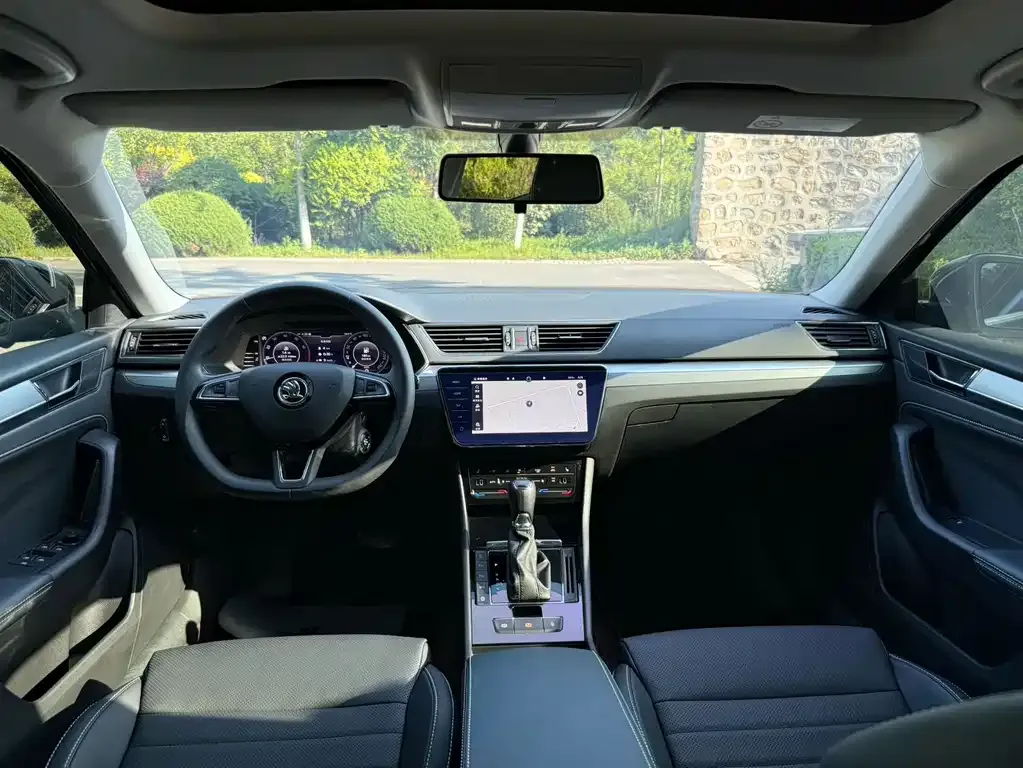 Skoda Superb — фото 2