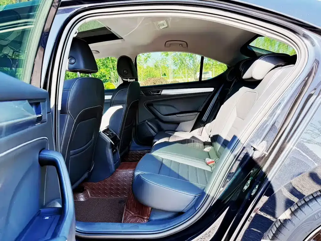 Skoda Superb — фото 3