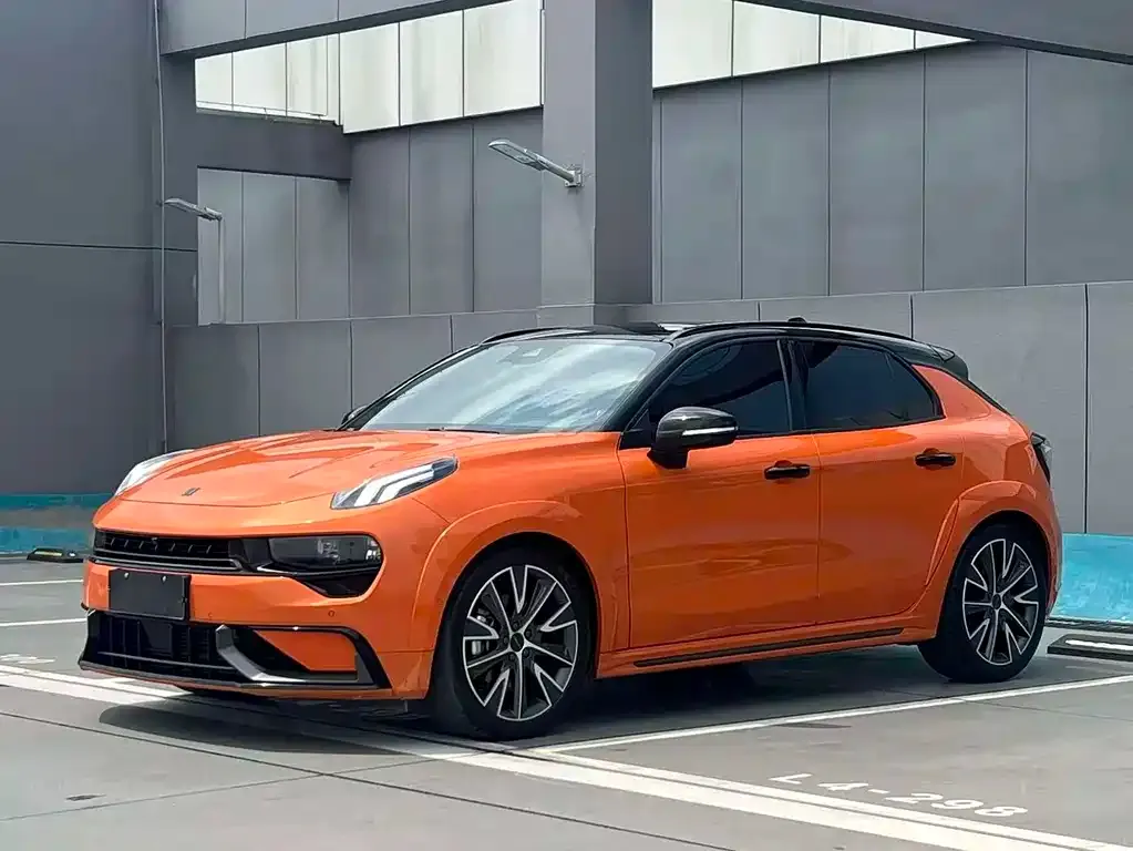 Lynk & Co 02 Hatchback — фото 1