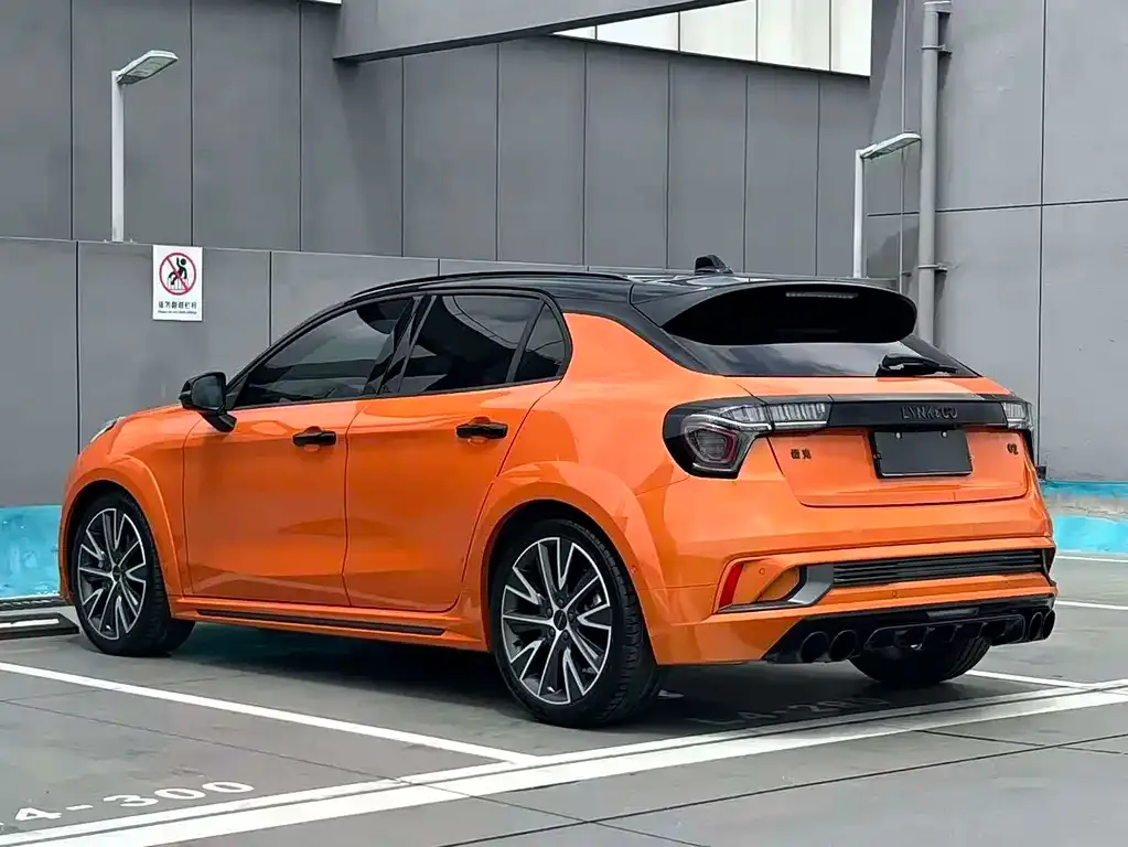 Lynk & Co 02 Hatchback — фото 10