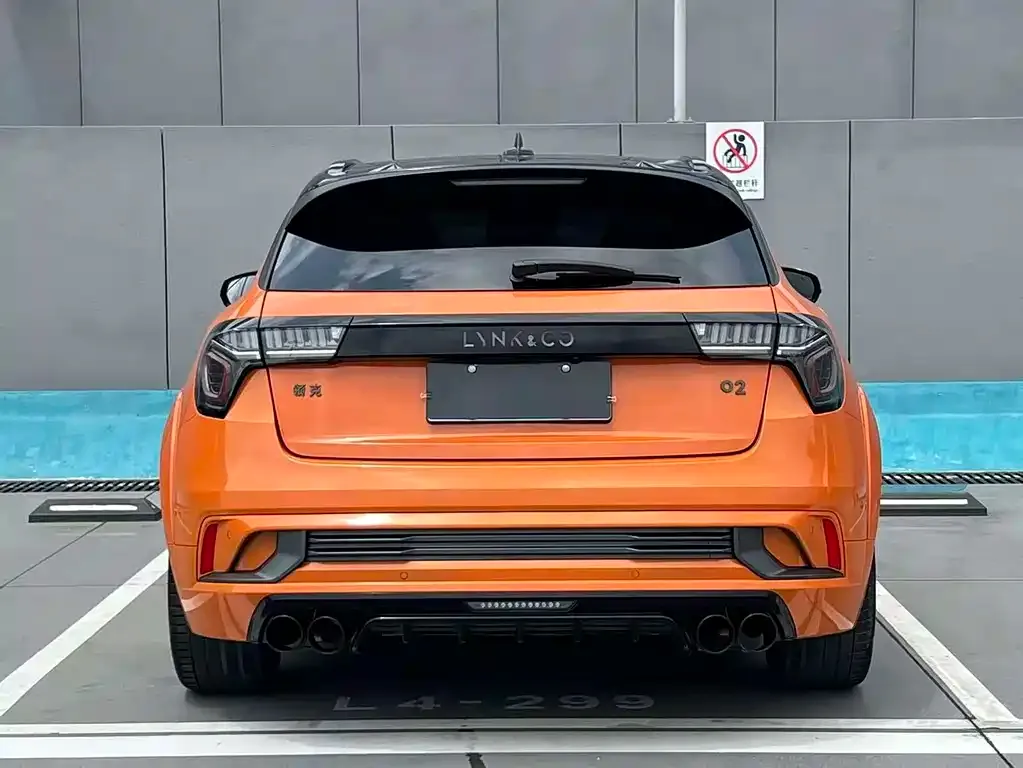 Lynk & Co 02 Hatchback — фото 9
