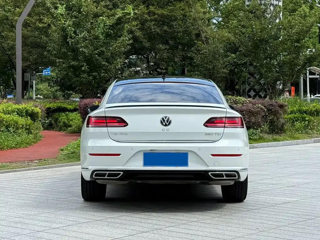 Volkswagen CC — фото 10