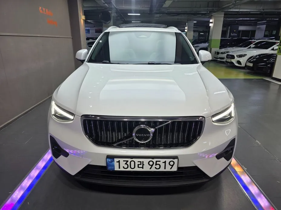 Volvo XC40 — фото 10