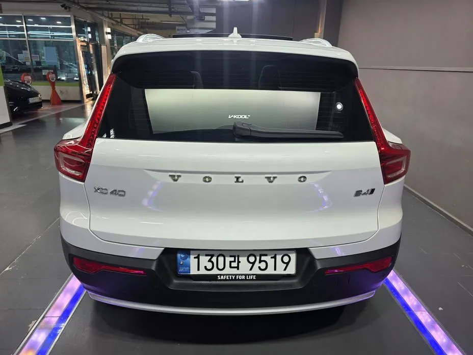 Volvo XC40 — фото 7