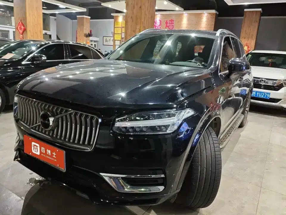Volvo XC90 — фото 1