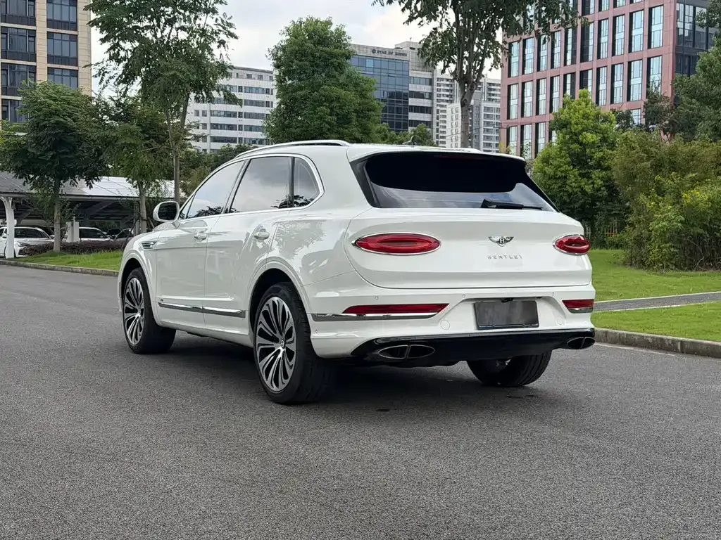 Bentley Bentayga — фото 10