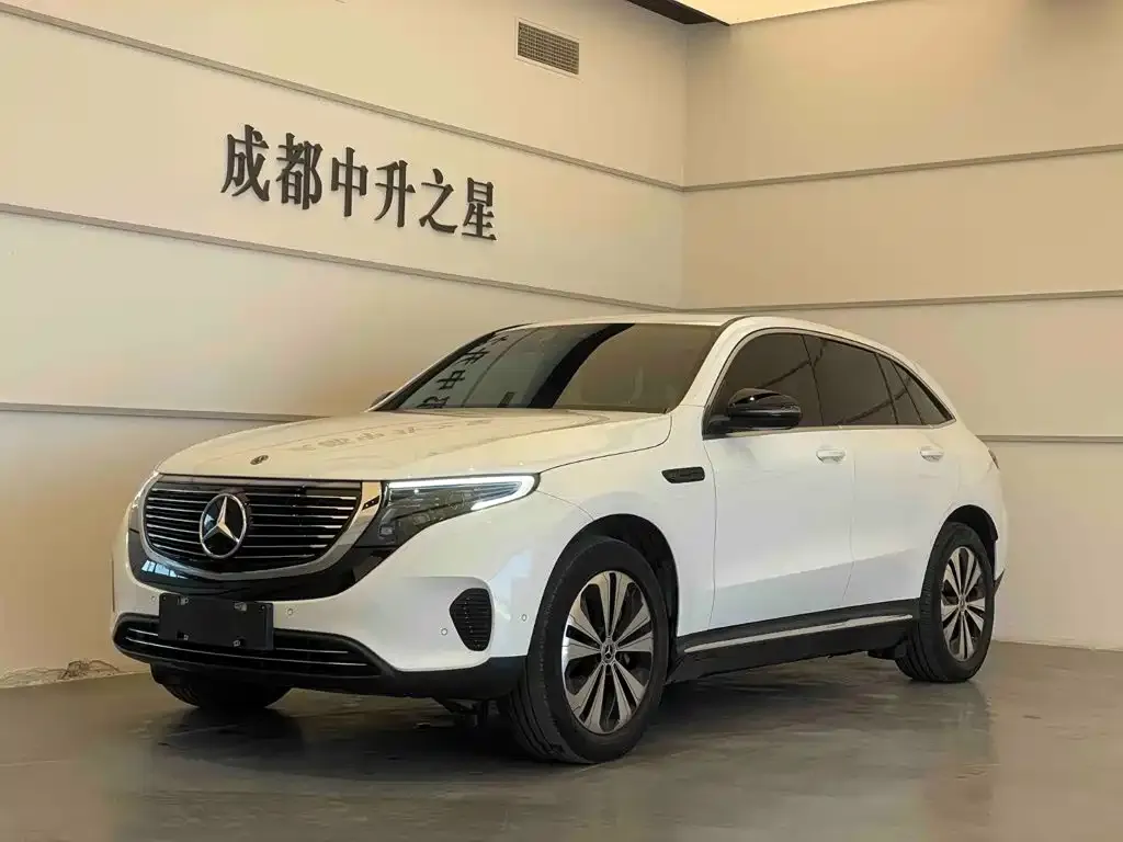 Mercedes-Benz EQC — фото 1