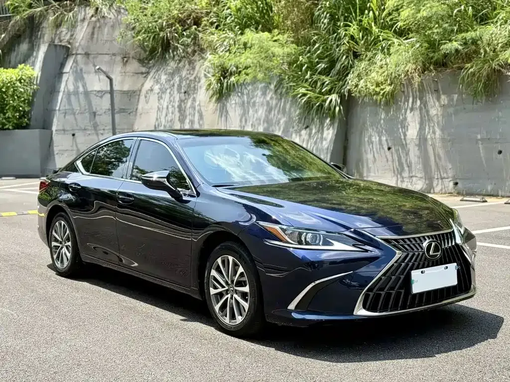 Lexus ES — фото 5