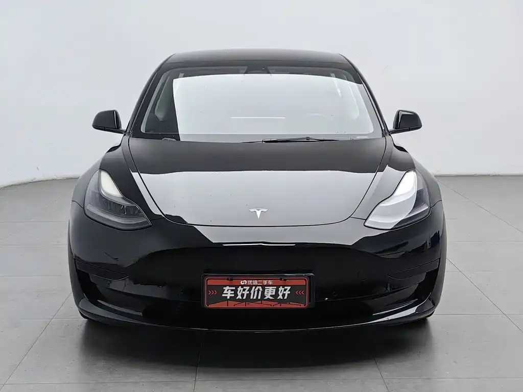 Tesla Model 3 — фото 9