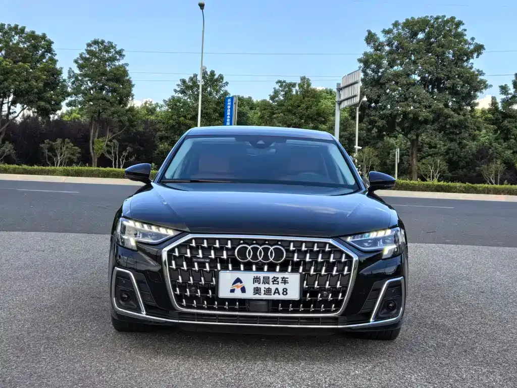 Audi A8 — фото 10