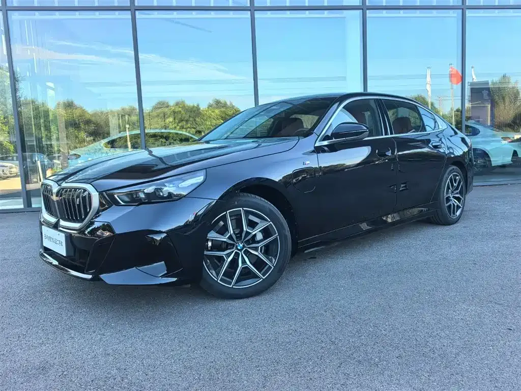 BMW i5 — фото 1
