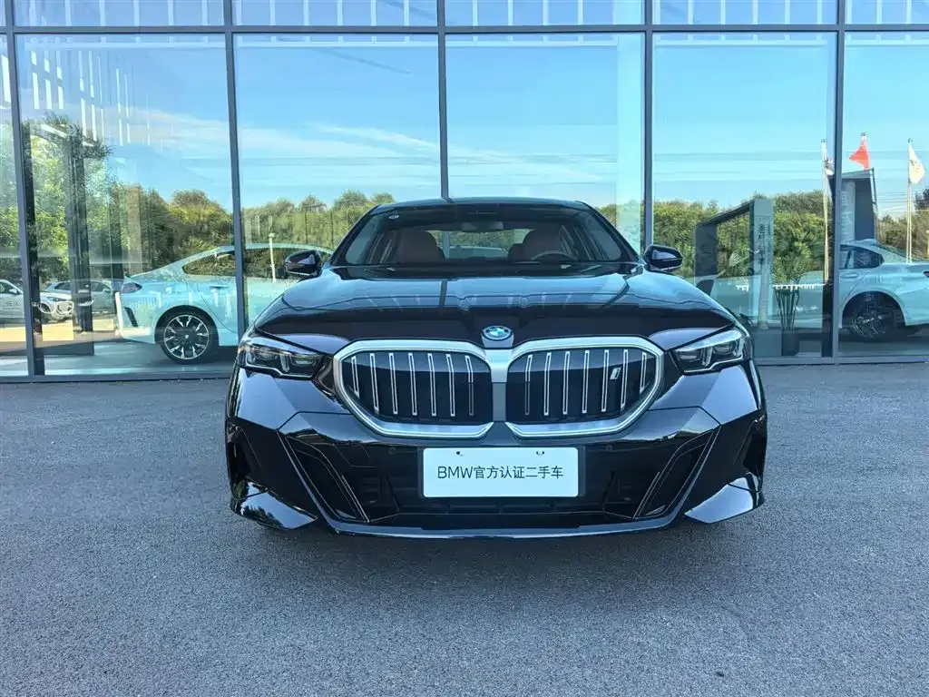 BMW i5 — фото 7