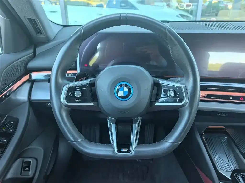 BMW i5 — фото 9