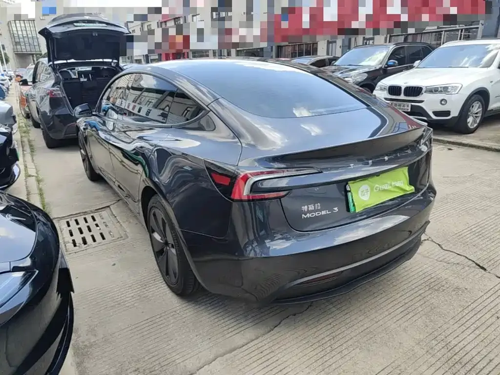 Tesla Model 3 — фото 4