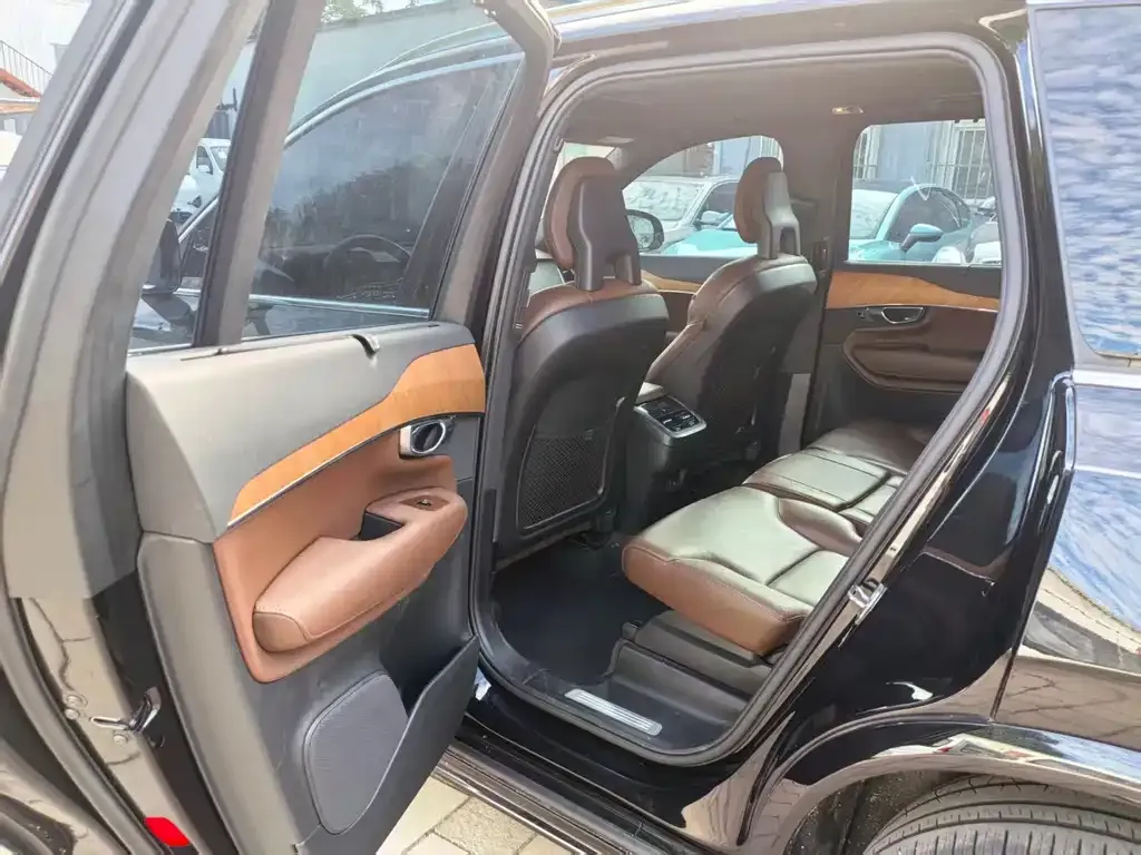 Volvo XC90 — фото 2
