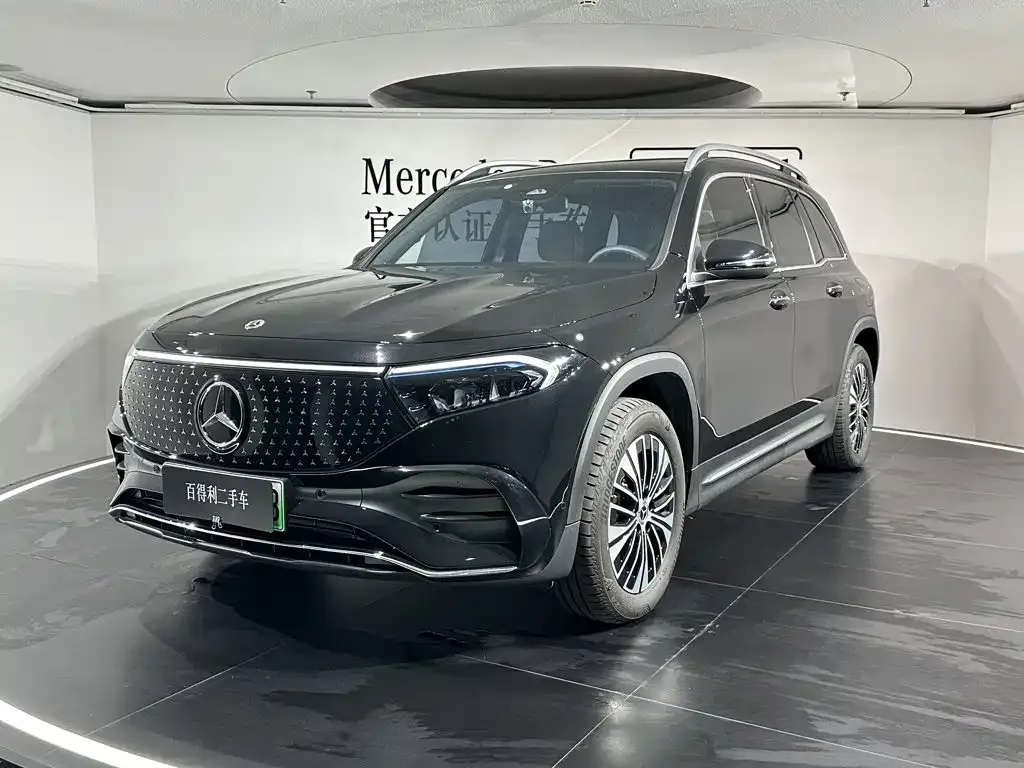 Mercedes-Benz EQB — фото 1