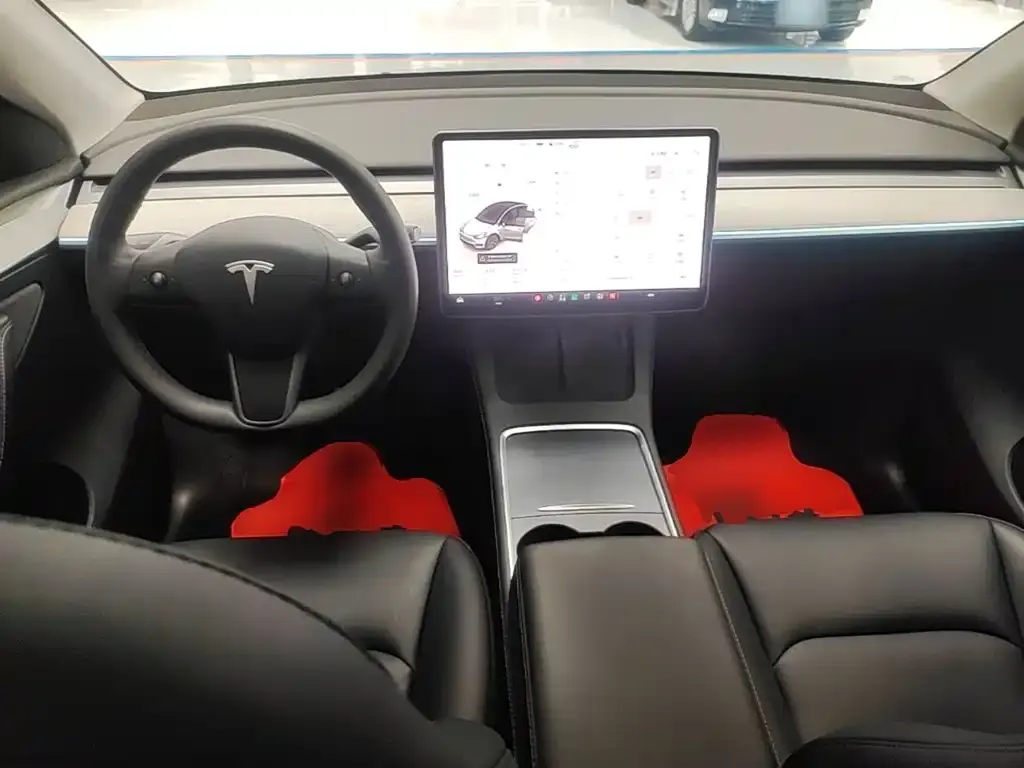 Tesla Model Y — фото 2