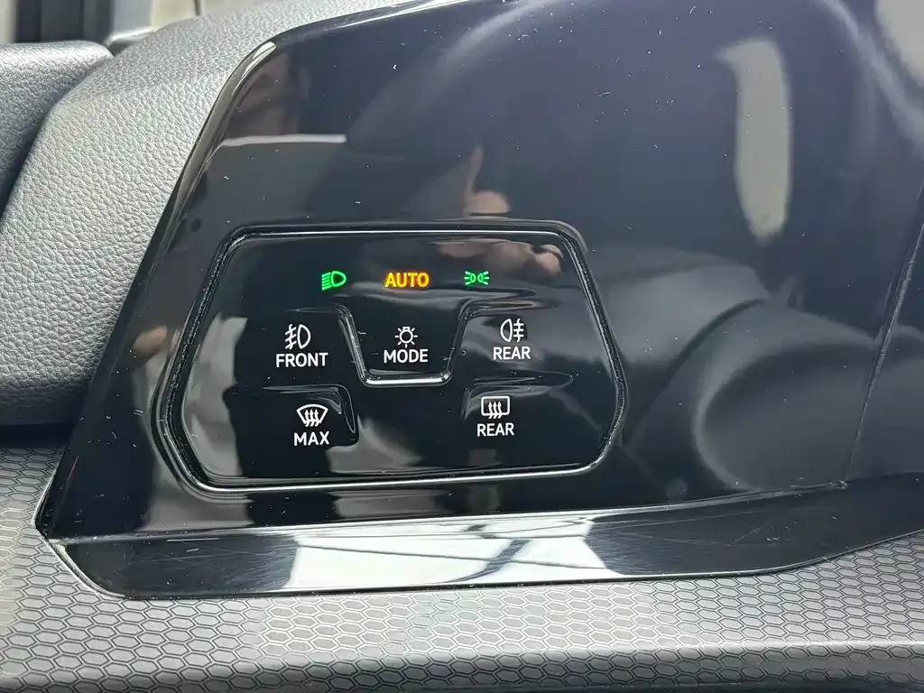 Volkswagen Golf GTI — фото 3