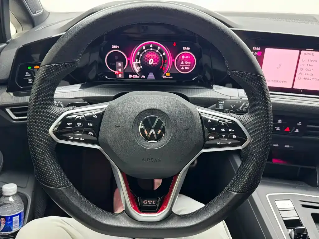 Volkswagen Golf GTI — фото 8