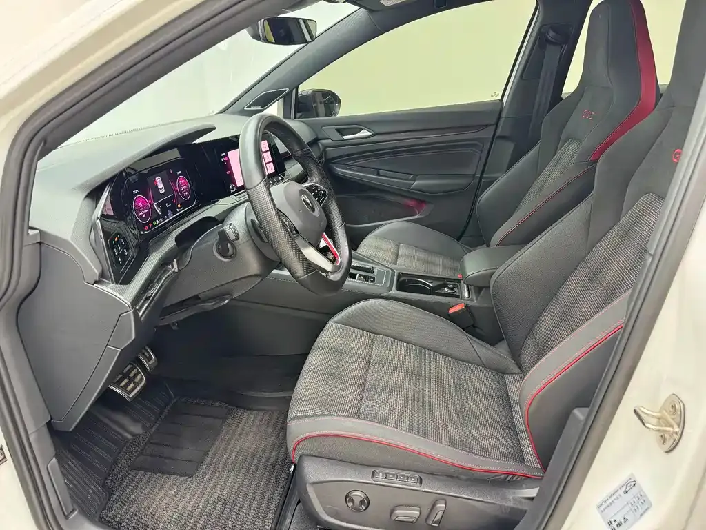Volkswagen Golf GTI — фото 4