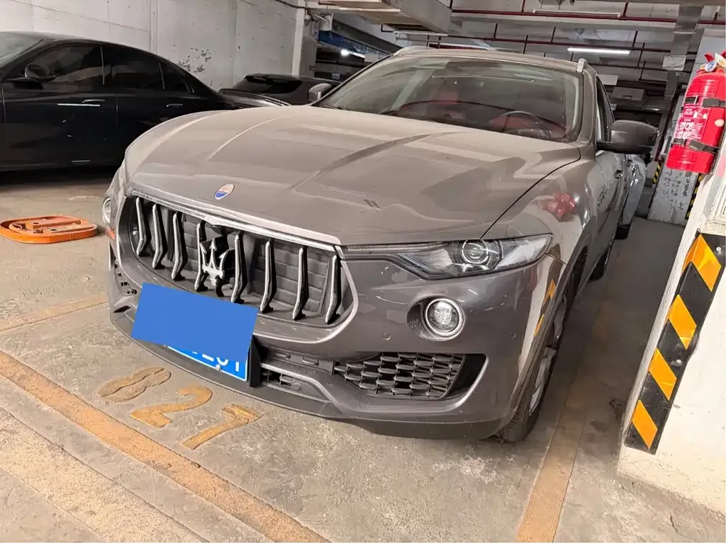 Maserati Levante — фото 1