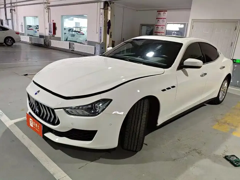 Maserati Ghibli — фото 1