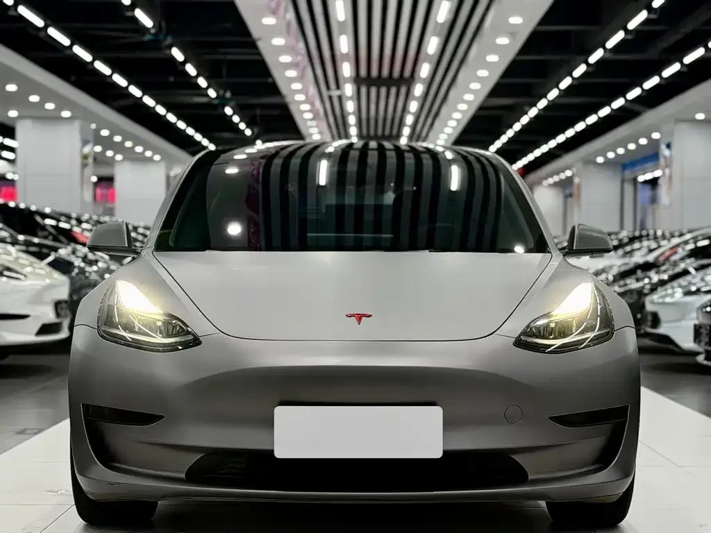 Tesla Model 3 — фото 3