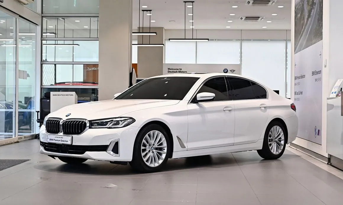 BMW 5-Series — фото 1