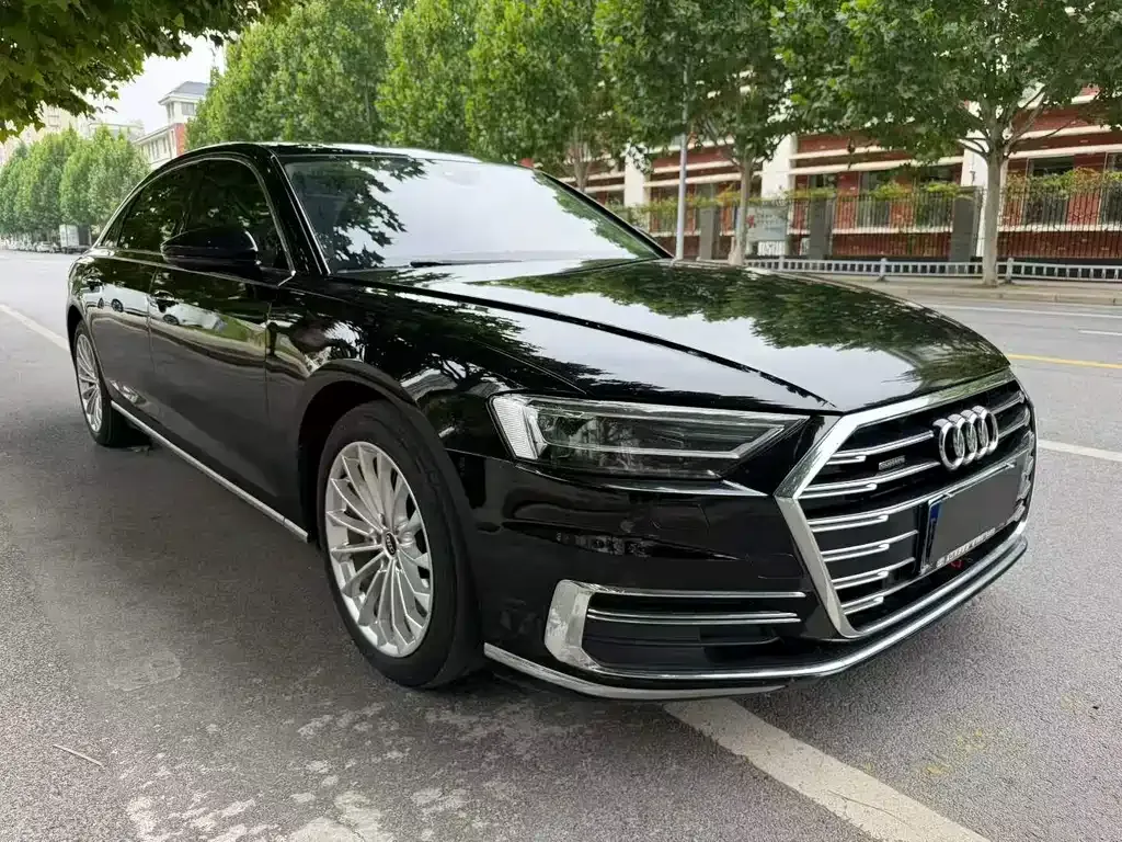 Audi A8 — фото 3