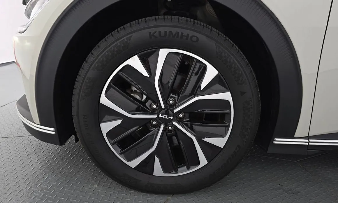 Kia EV6 — фото 7