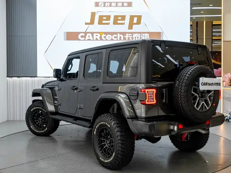 Jeep Wrangler — фото 6