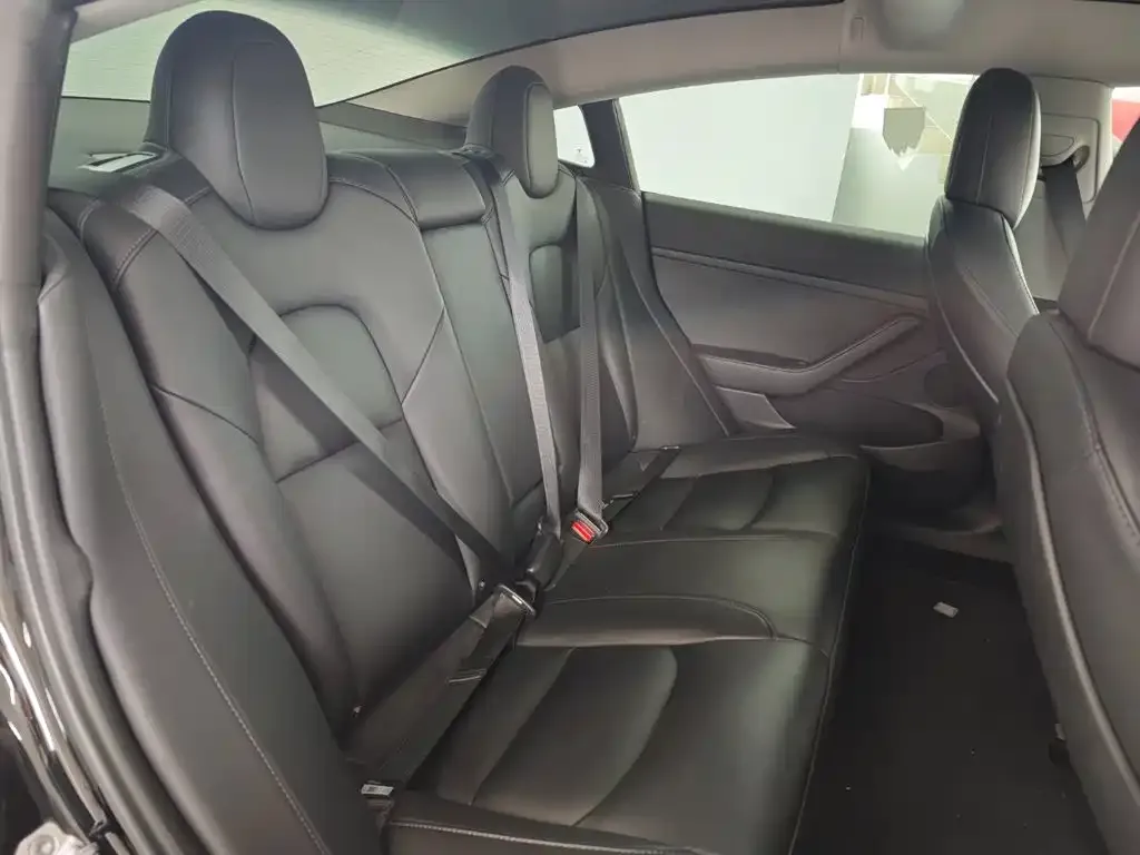 Tesla Model 3 — фото 10