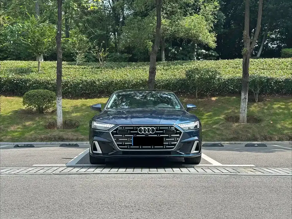 Audi A7L — фото 9