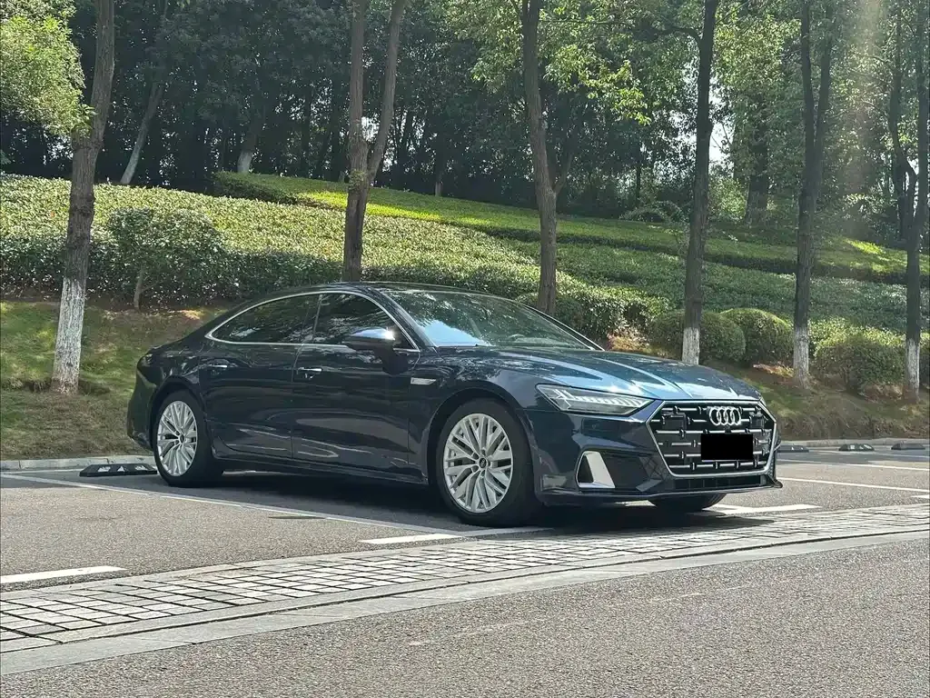 Audi A7L — фото 5