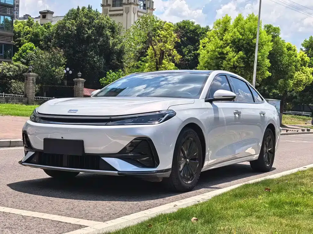Geely Galaxy A7 EM — фото 1