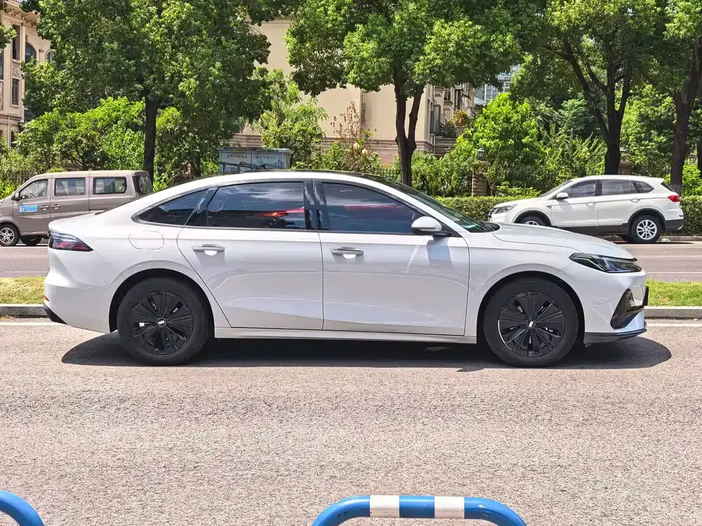 Geely Galaxy A7 EM — фото 5