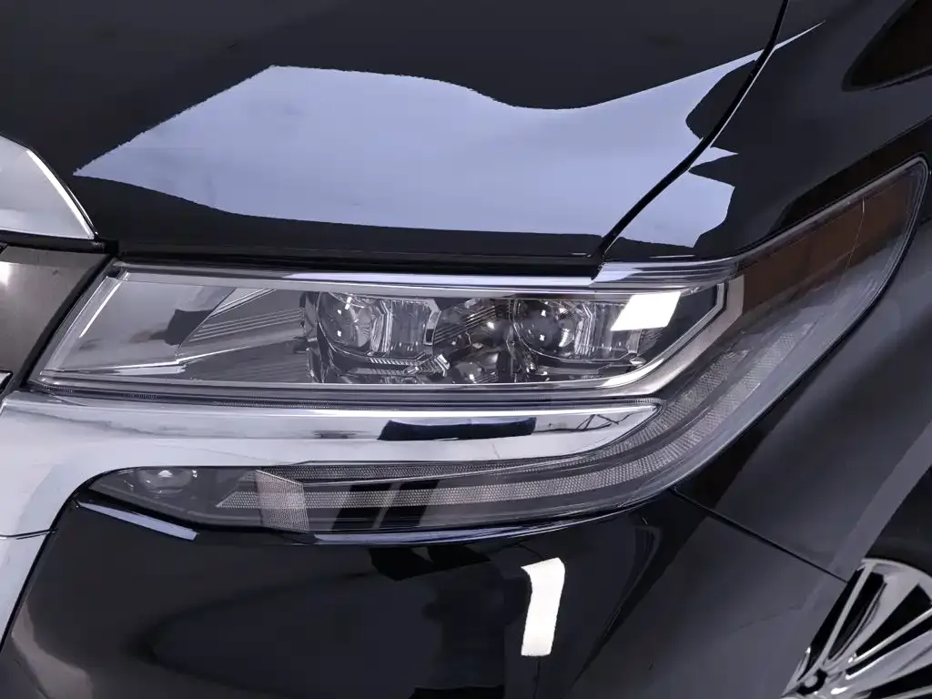 Toyota Alphard — фото 4