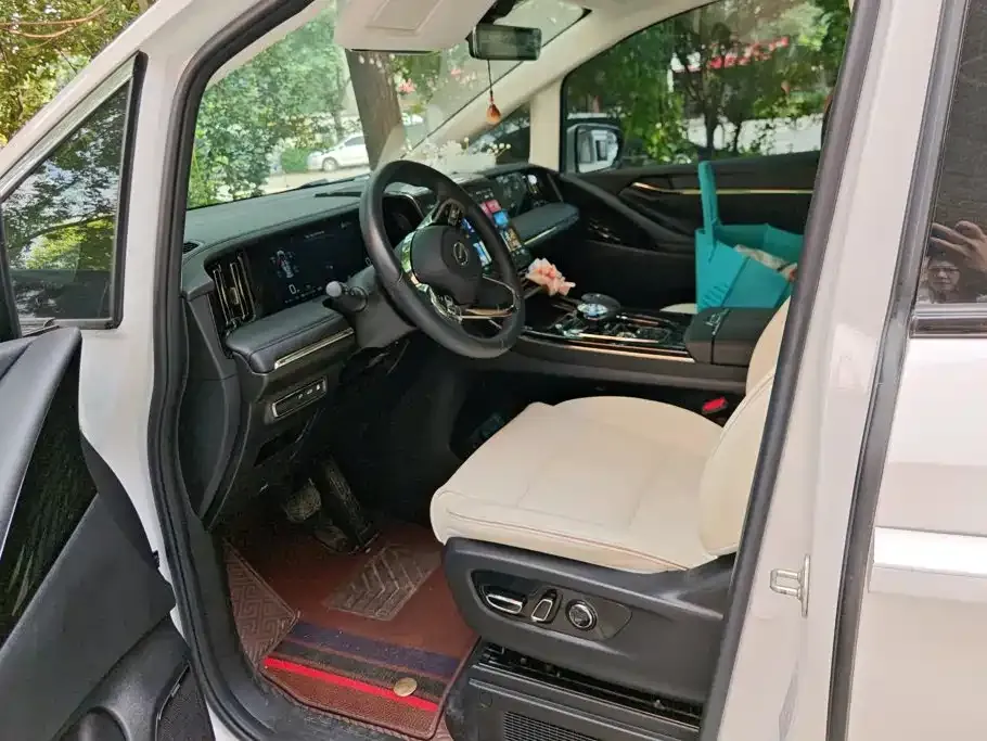 GAC Motor Trumpchi E9 — фото 8