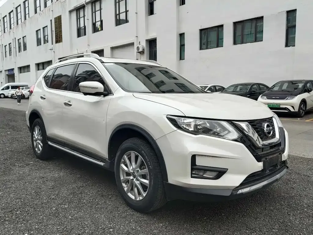 Nissan X-Trail — фото 7