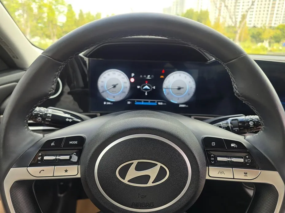 Hyundai AVANTE — фото 2