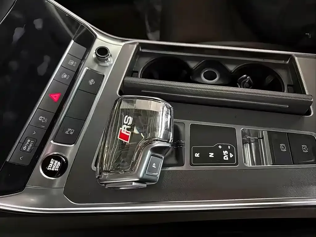 Audi A7L — фото 2