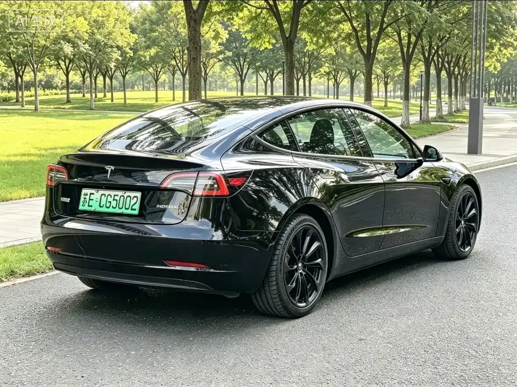 Tesla Model 3 — фото 9