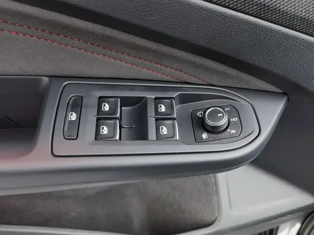 Volkswagen Golf GTI — фото 9
