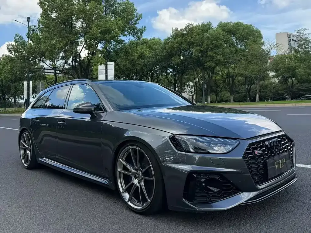 Audi RS 4 — фото 9